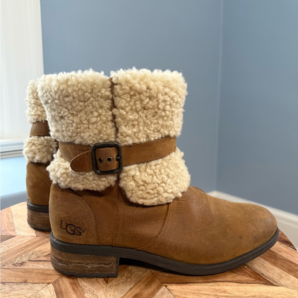 Ugg Boots Sz 9.5 Camel Color Shearling Top